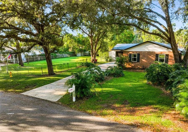 Photo 3 of Single family home for sale at 329 Tangerine St, Altamonte Springs, FL 32701 | MLS# O6446978 | Listing updated on 2026-10-20