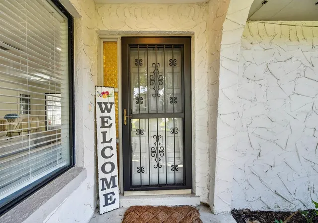 Photo 3 of Single family home for sale at 11 Ferris Ln, Palm Coast, FL 32137 | MLS# V4951644 | Listing updated on 2026-10-03
