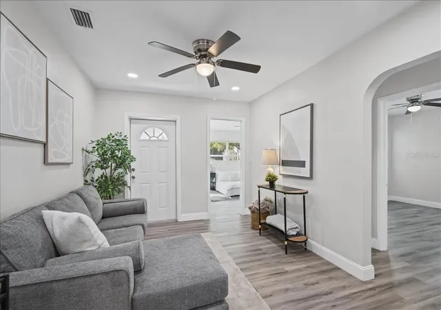 Photo 3 of Single family home for sale at 2818 Upton St S, Gulfport, FL 33711 | MLS# TB8554576 | Listing updated on 2026-10-20