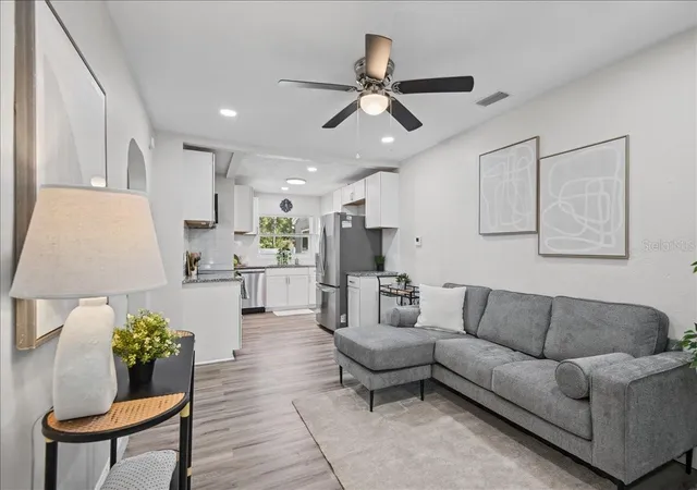 Photo 4 of Single family home for sale at 2818 Upton St S, Gulfport, FL 33711 | MLS# TB8554576 | Listing updated on 2026-10-20