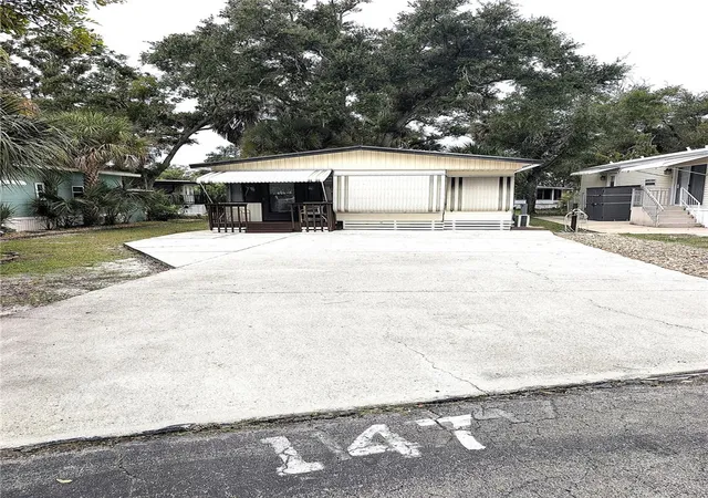 Photo 1 of Manufactured home for sale at 3300 26th Avenue E #147, Bradenton, FL 34208 | MLS# A4708373 | Listing updated on 2026-10-03