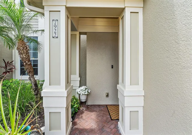 Photo 3 of Condo for sale at 7922 Tybee Ct, University Park, FL 34201 | MLS# A4708374 | Listing updated on 2026-10-04