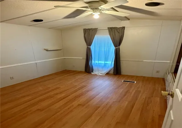 Photo 4 of Manufactured home for sale at 3000 Clarcona Rd #605, Apopka, FL 32703 | MLS# O6446983 | Listing updated on 2026-10-07
