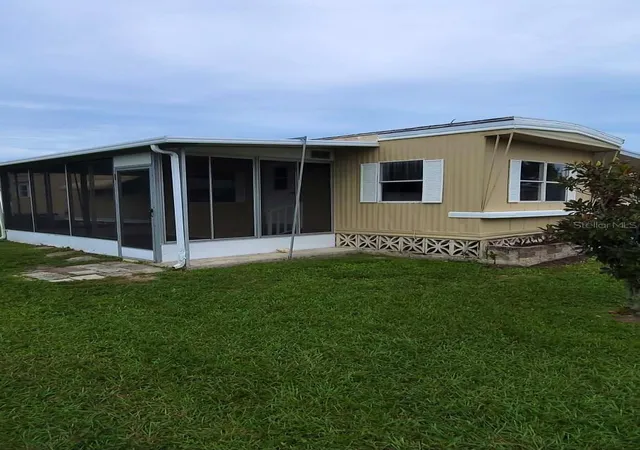 Photo 2 of Manufactured home for sale at 5316 53rd Avenue E #E3, Bradenton, FL 34203 | MLS# A4708375 | Listing updated on 2026-10-05