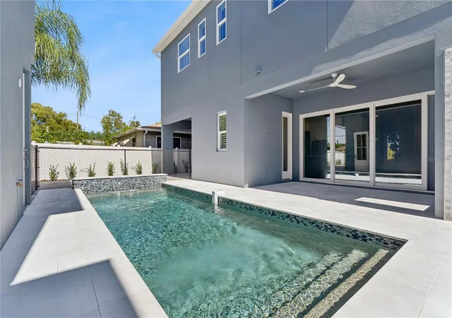 Photo 3 of Single family home for sale at 3456 Fairway Ln, Orlando, FL 32804 | MLS# O6446984 | Listing updated on 2026-10-04