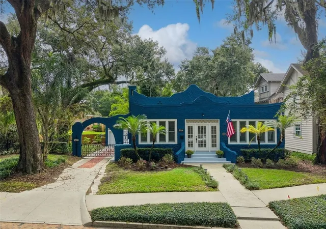 Photo 4 of Single family home for sale at 215 S Lawsona Blvd, Orlando, FL 32801 | MLS# O6446989 | Listing updated on 2026-10-09