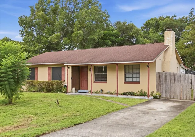 Single family home for sale at 1424 Wyoming Ave, Saint Cloud, FL 34769 | MLS# S5158812