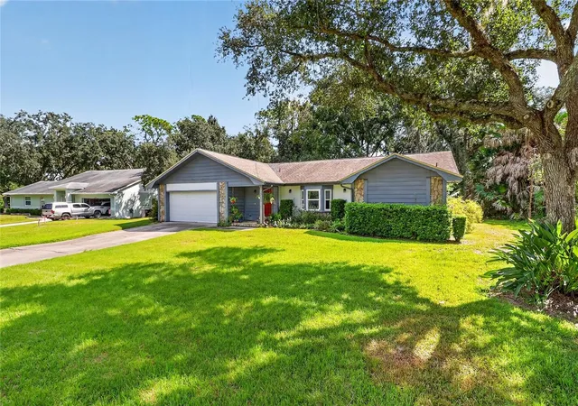 Photo 2 of Single family home for sale at 5614 Tree Stand Ln, Lakeland, FL 33811 | MLS# P4940065 | Listing updated on 2026-10-04