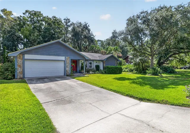 Photo 3 of Single family home for sale at 5614 Tree Stand Ln, Lakeland, FL 33811 | MLS# P4940065 | Listing updated on 2026-10-04