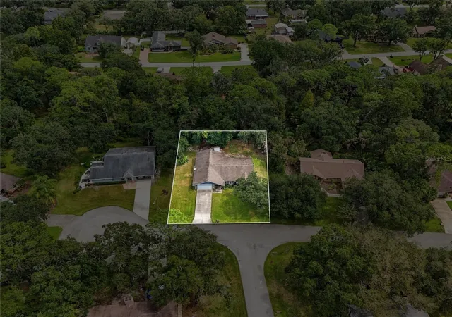 Photo 3 of Single family home for sale at 5614 Tree Stand Ln, Lakeland, FL 33811 | MLS# P4940065 | Listing updated on 2026-10-04