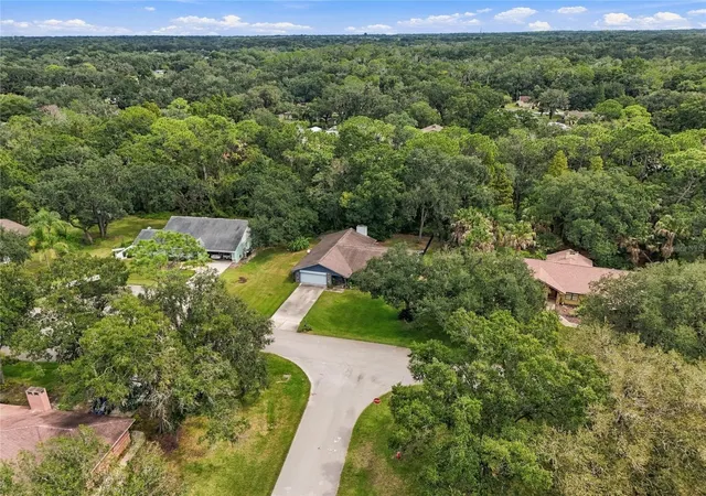 Photo 4 of Single family home for sale at 5614 Tree Stand Ln, Lakeland, FL 33811 | MLS# P4940065 | Listing updated on 2026-10-04
