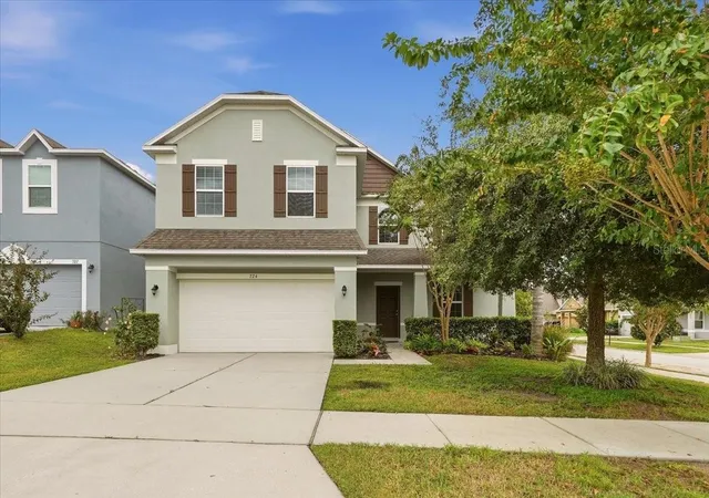 Photo 1 of Single family home for sale at 724 Pataches Pl, Groveland, FL 34736 | MLS# S5158816 | Listing updated on 2026-10-07