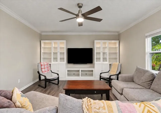 Photo 3 of Single family home for sale at 724 Pataches Pl, Groveland, FL 34736 | MLS# S5158816 | Listing updated on 2026-10-07