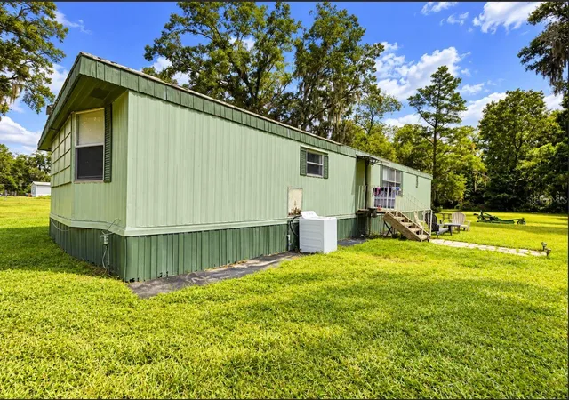 Photo 4 of Manufactured home for sale at 4980 SE 14th Street, Summerfield, FL 34491 | MLS# TB8554594 | Listing updated on 2026-10-13