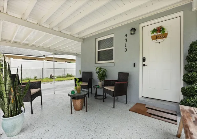 Photo 2 of Single family home for sale at 8310 Baja Blvd, Orlando, FL 32817 | MLS# O6447005 | Listing updated on 2026-10-04