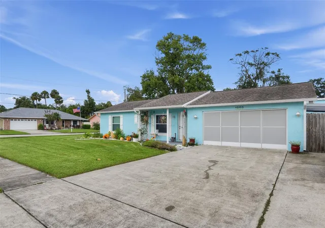 Photo 2 of Single family home for sale at 1959 Menger Cir, South Daytona, FL 32119 | MLS# O6447008 | Listing updated on 2026-10-07