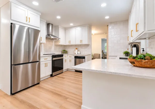 Photo 4 of Single family home for sale at 950 Waverly St, Oldsmar, FL 34677 | MLS# TB8554604 | Listing updated on 2026-10-04
