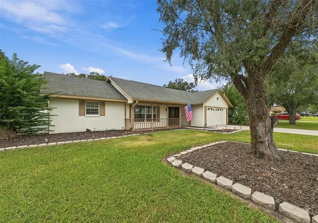 Photo 3 of Single family home for sale at 4534 Mohican Trl, Valrico, FL 33594 | MLS# TB8554607 | Listing updated on 2026-10-06