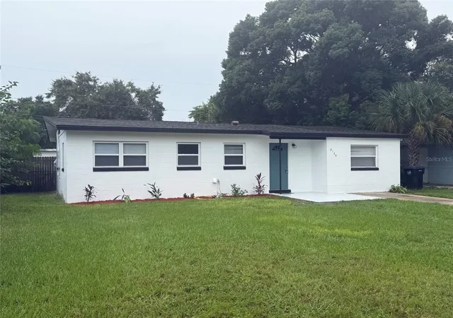 Photo 2 of Single family home for sale at 8126 Castinango St, Orlando, FL 32817 | MLS# O6447017 | Listing updated on 2026-10-08