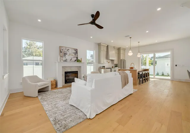 Photo 4 of Single family home for sale at 945 29th Street N, Saint Petersburg, FL 33713 | MLS# TB8554614 | Listing updated on 2026-10-09