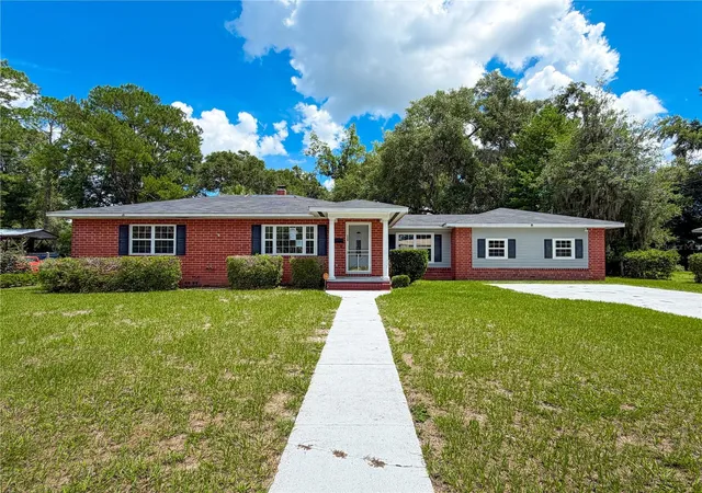 Photo 2 of Single family home for sale at 709 Nw Palm Dr, Lake City, FL 32055 | MLS# GC543947 | Listing updated on 2026-10-06