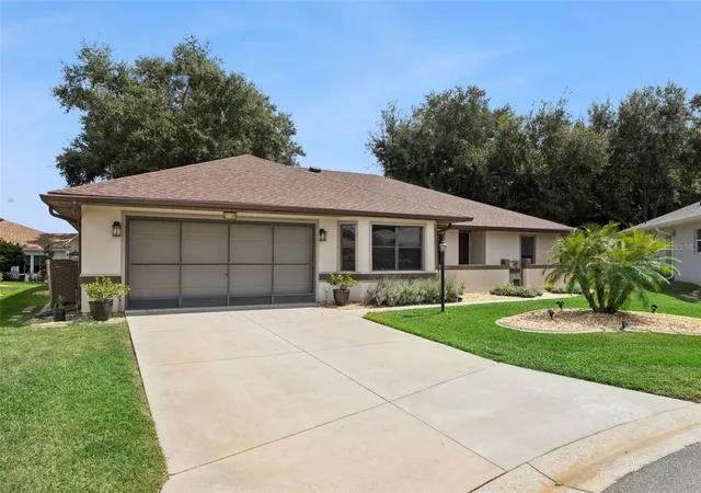 Photo 2 of Single family home for sale at 21736 Princess Grace Ct, Leesburg, FL 34748 | MLS# G5118588 | Listing updated on 2026-10-21