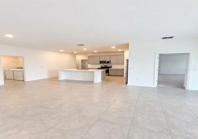 Photo 2 of Single family home for sale at 285 Pineywoods St, Saint Cloud, FL 34772 | MLS# O6447028 | Listing updated on 2026-10-18