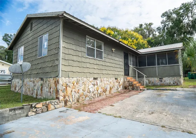 Single family home for sale at 311 S Thompson Ave, DELAND, FL 32720 | MLS# O6447035