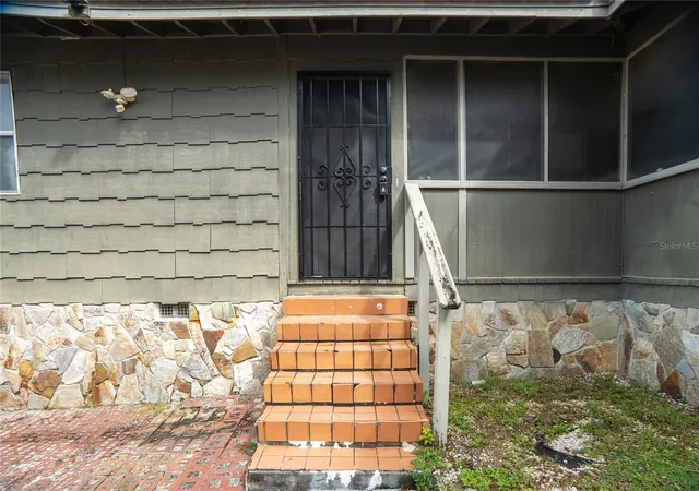 Photo 3 of Single family home for sale at 311 S Thompson Ave, Deland, FL 32720 | MLS# O6447035 | Listing updated on 2026-10-07