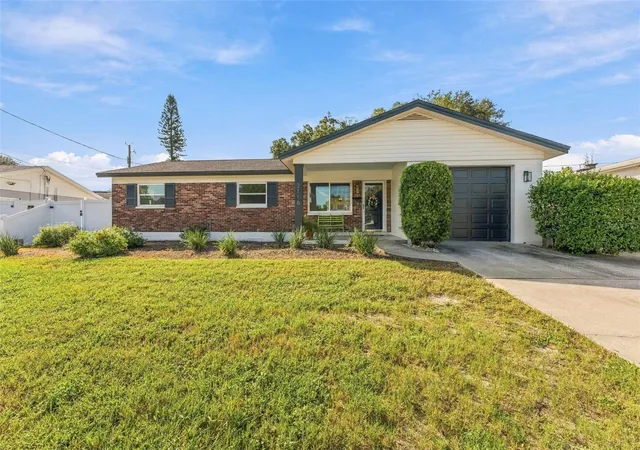Single family home for sale at 2116 W Minnehaha St, TAMPA, FL 33604 | MLS# TB8554630