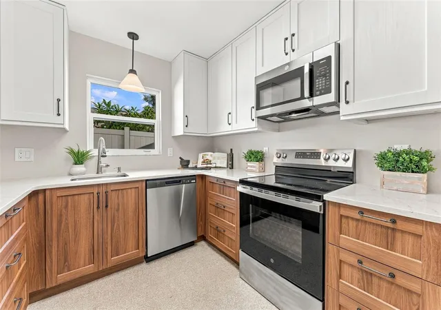 Photo 2 of Single family home for sale at 2116 W Minnehaha St, Tampa, FL 33604 | MLS# TB8554630 | Listing updated on 2026-10-04