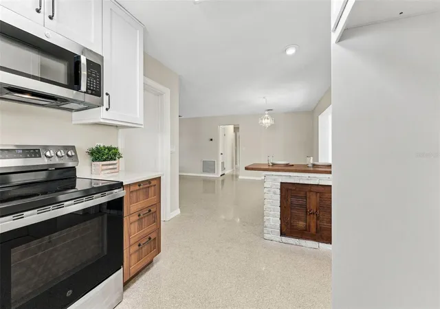 Photo 3 of Single family home for sale at 2116 W Minnehaha St, Tampa, FL 33604 | MLS# TB8554630 | Listing updated on 2026-10-04