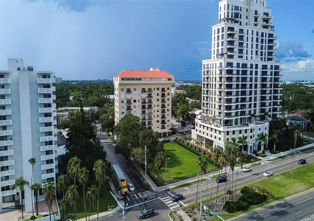 Photo 2 of Condo for sale at 2109 Bayshore Blvd #303, Tampa, FL 33606 | MLS# TB8554631 | Listing updated on 2026-10-03