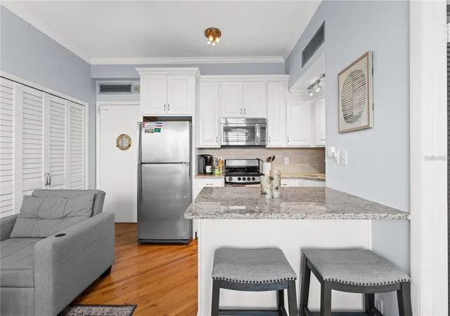 Photo 4 of Condo for sale at 2109 Bayshore Blvd #303, Tampa, FL 33606 | MLS# TB8554631 | Listing updated on 2026-10-03