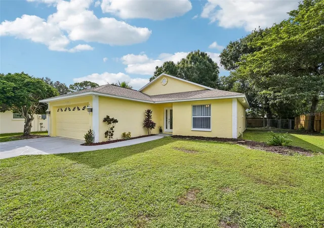 Photo 3 of Single family home for sale at 5684 Alden Garden Way, Sarasota, FL 34235 | MLS# A4708395 | Listing updated on 2026-10-03
