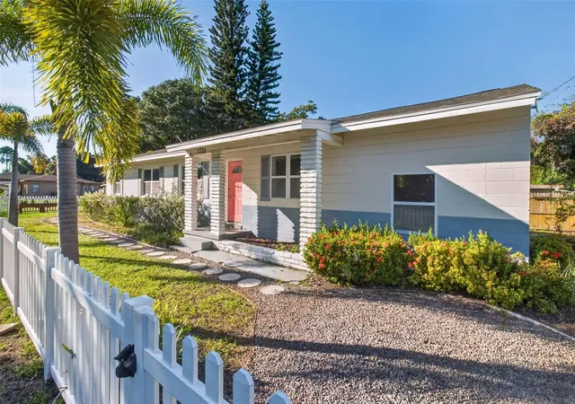 Photo 3 of Single family home for sale at 1726 55th Street S, Gulfport, FL 33707 | MLS# TB8554637 | Listing updated on 2026-10-24