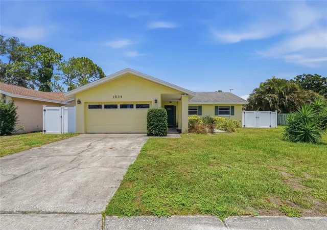 Single family home for sale at 1634 Dale Cir N, DUNEDIN, FL 34698 | MLS# TB8554639