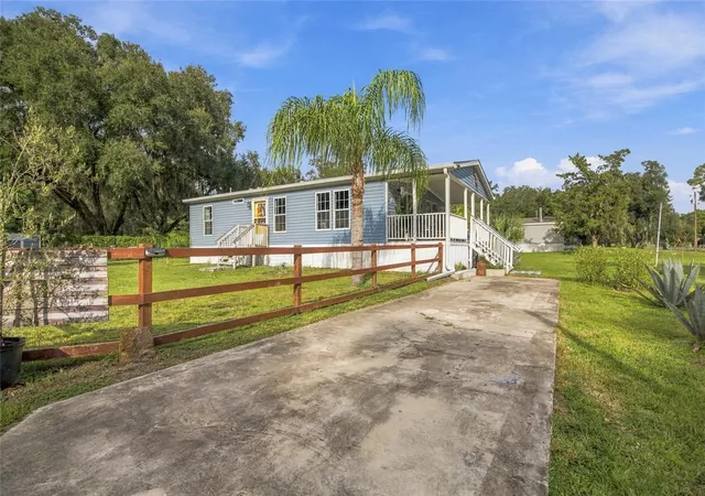 Photo 2 of Manufactured home for sale at 18085 Nicholas Ave, Brooksville, FL 34604 | MLS# TB8554645 | Listing updated on 2026-10-03
