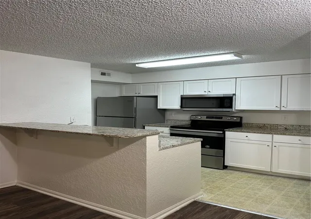 Listing Photo 4 - Condo for sale in building located at 2214 Metropolitan Wy, Orlando, FL 32839 - Unit #1022