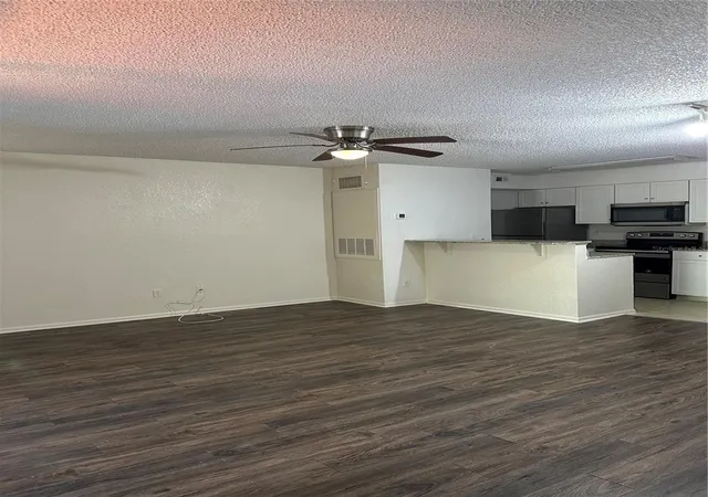 Listing Photo 5 - Condo for sale in building located at 2214 Metropolitan Wy, Orlando, FL 32839 - Unit #1022