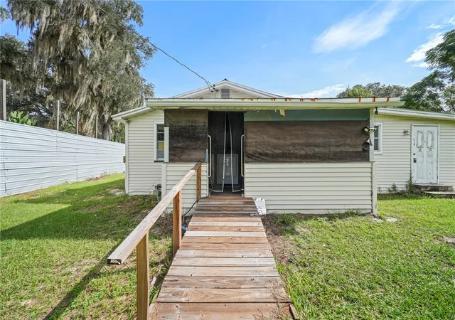 Photo 3 of Single family home for sale at 14965 SE 217th Terrace, Umatilla, FL 32784 | MLS# G5118589 | Listing updated on 2026-10-06