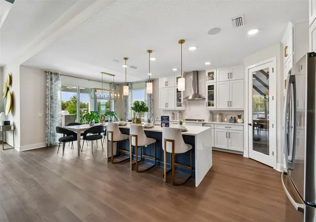Photo 3 of Single family home for sale at 3683 Wolves Crk Pl, Apopka, FL 32712 | MLS# O6447049 | Listing updated on 2026-10-07