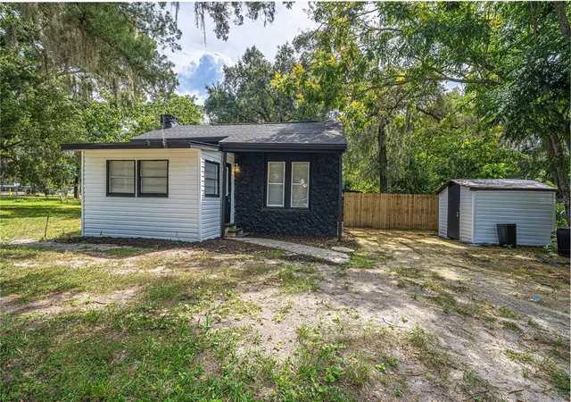 Photo 2 of Single family home for sale at 2331 Westside Dr, Leesburg, FL 34748 | MLS# O6447059 | Listing updated on 2026-10-07