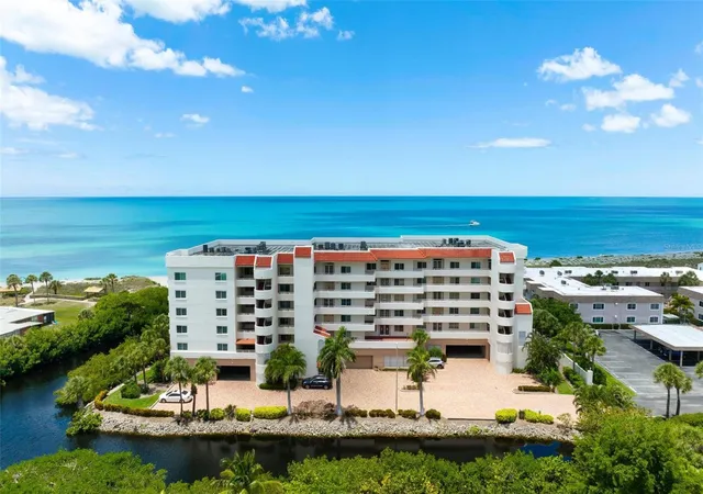 Condo for sale at 550 W Flamingo Dr #2, VENICE, FL 34285 | MLS# N6146043