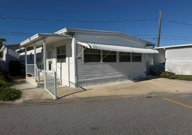 Manufactured home for sale at 125 Park Ave, VENICE, FL 34285 | MLS# N6146044