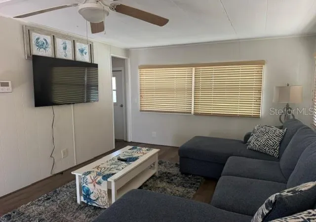 Photo 3 of Manufactured home for sale at 125 Park Ave, Venice, FL 34285 | MLS# N6146044 | Listing updated on 2026-10-06