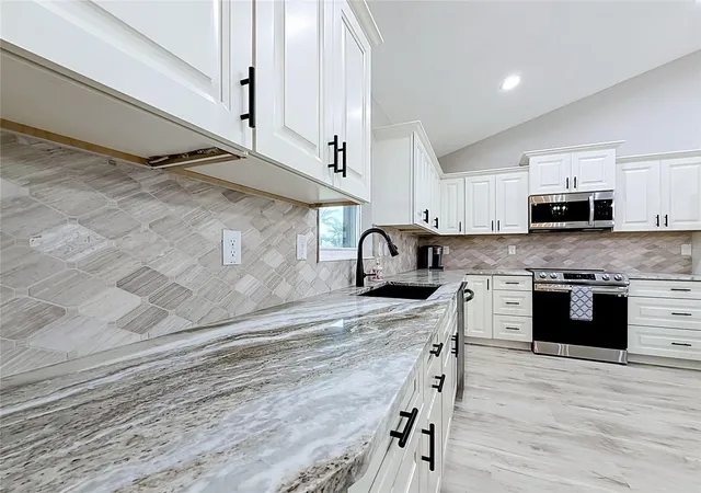 Photo 3 of Single family home for sale at 6425 SW 180th Circle, Dunnellon, FL 34432 | MLS# OM733406 | Listing updated on 2026-10-06