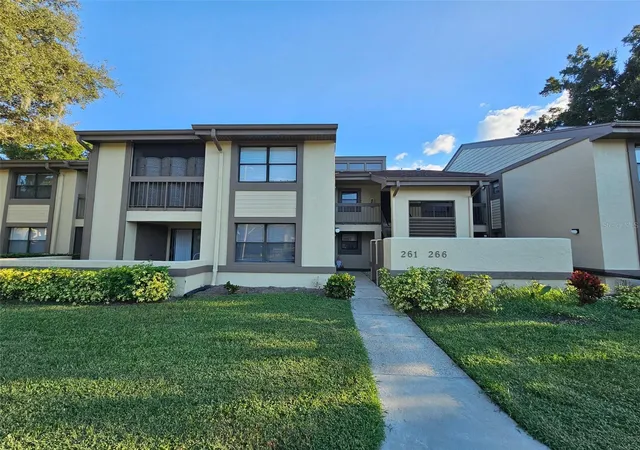 Photo 2 of Condo for sale at 261 Woodlake Wynde #261, Oldsmar, FL 34677 | MLS# TB8554654 | Listing updated on 2026-10-28