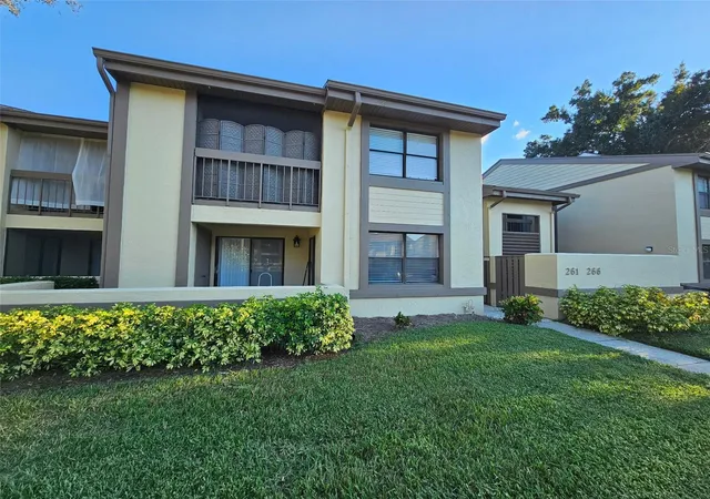 Photo 3 of Condo for sale at 261 Woodlake Wynde #261, Oldsmar, FL 34677 | MLS# TB8554654 | Listing updated on 2026-10-28