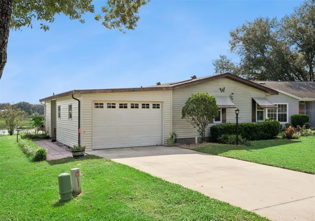 Photo 2 of Manufactured home for sale at 25038 Clifford Hl, Leesburg, FL 34748 | MLS# G5118597 | Listing updated on 2026-10-10